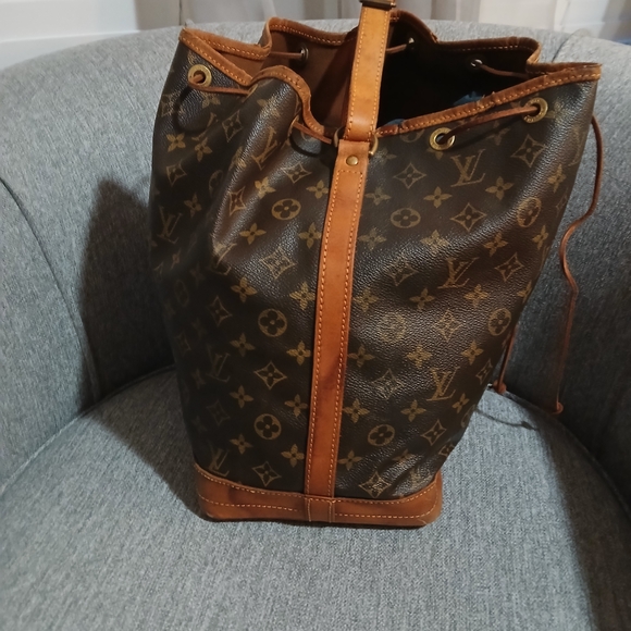 Louis Vuitton Brown Monogram Drawstring - Picture 8 of 16